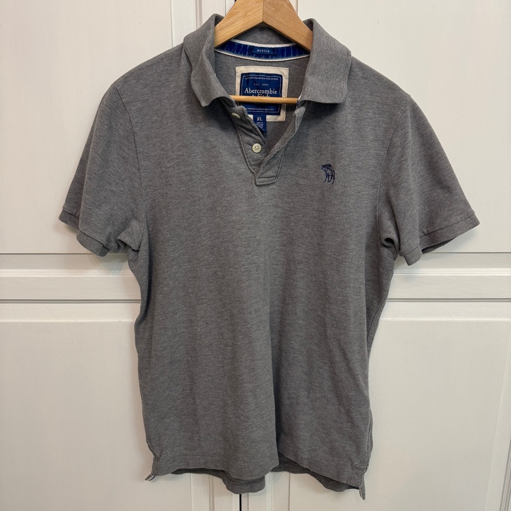 Abercrombie & Fitch Gray Polo Shirt for Men. Size XL